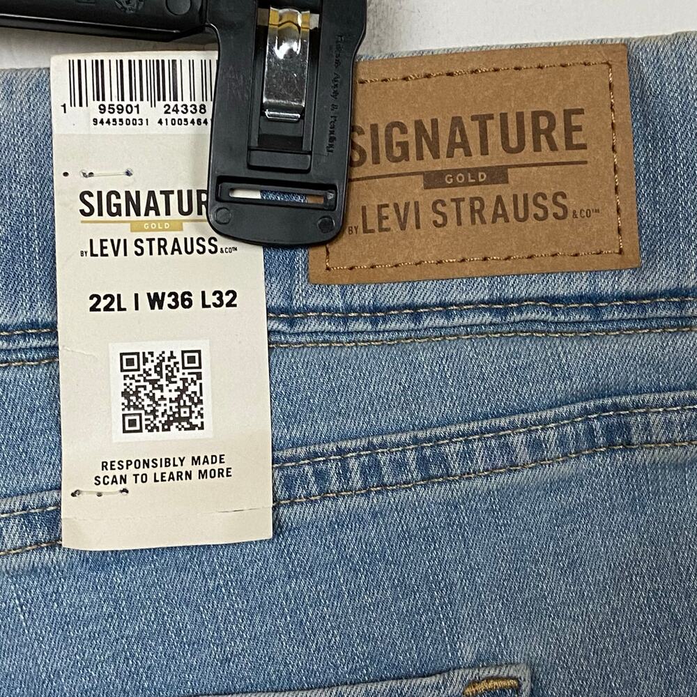 Levi Strauss Women's Totally Shaping Light Blue Pull On Skinny Jeans 22L NWT - Picture 7 of 13